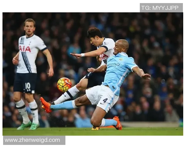 趣味解读足球球星睡姿大合集看他们赛场外的可爱一面